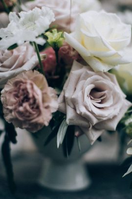 Un mariage champêtre au Comptoir Saint Hilaire dans le Gard - Décoration : Atelier Blanc - Photos : Ingrid Lepan - Blog mariage : La mariée aux pieds nus