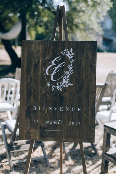 Un mariage champêtre au Comptoir Saint Hilaire dans le Gard - Décoration : Atelier Blanc - Photos : Ingrid Lepan - Blog mariage : La mariée aux pieds nus