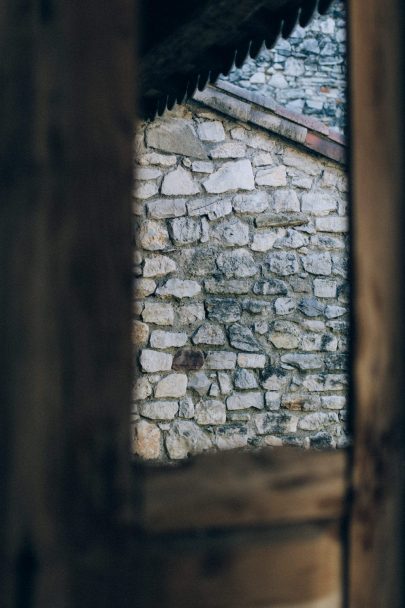 Un mariage champêtre au Comptoir Saint Hilaire dans le Gard - Décoration : Atelier Blanc - Photos : Ingrid Lepan - Blog mariage : La mariée aux pieds nus