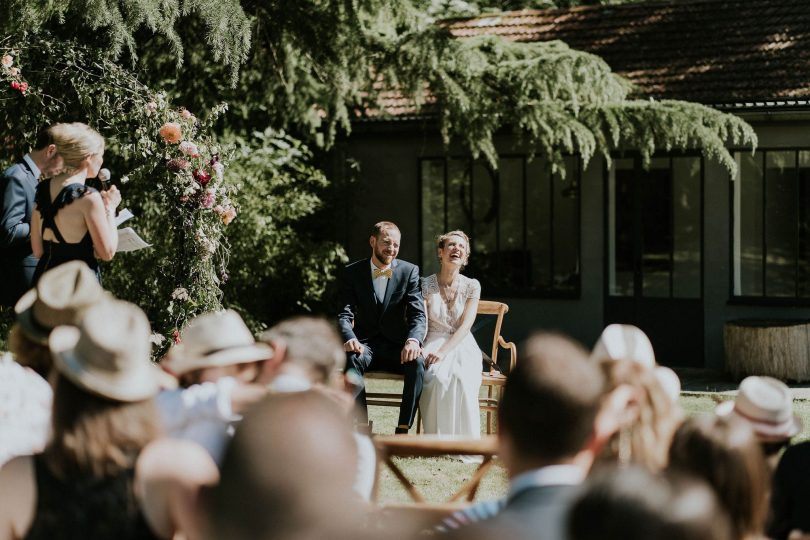 Un mariage champêtre à La Dîme de Giverny en Normandie - Photos : Madame B Photographie - Blog mariage : La mariée aux pieds nus