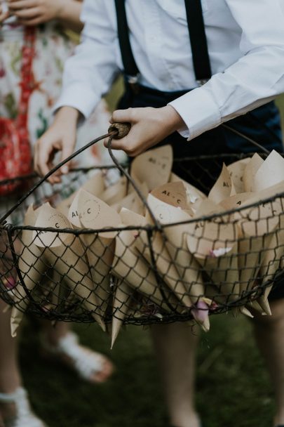 Un mariage champêtre à La Dîme de Giverny en Normandie - Photos : Madame B Photographie - Blog mariage : La mariée aux pieds nus