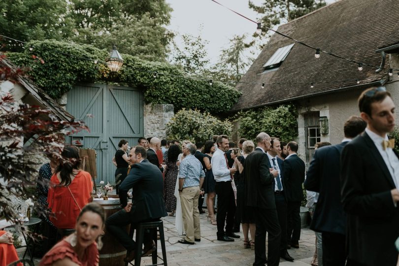 Un mariage champêtre à La Dîme de Giverny en Normandie - Photos : Madame B Photographie - Blog mariage : La mariée aux pieds nus