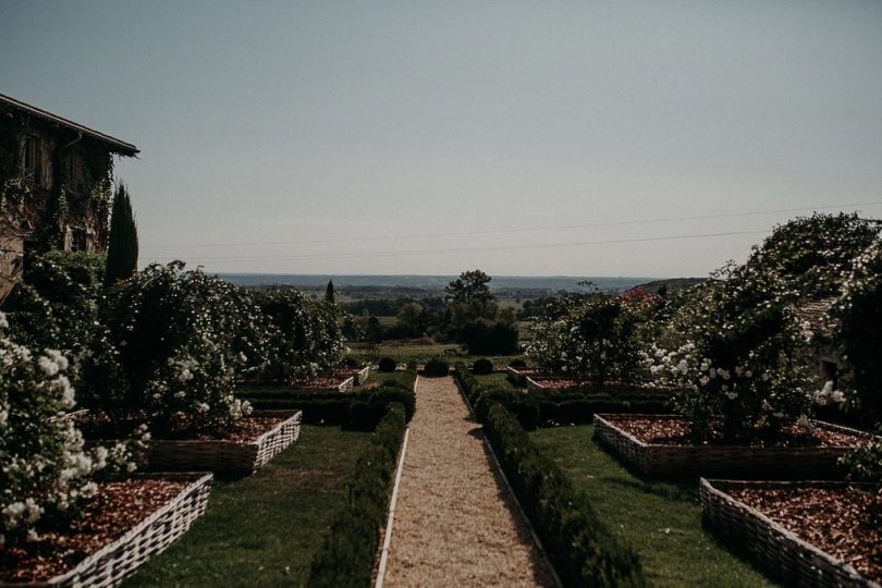 Un mariage champêtre au Domaine de la Javernière près Lyon - Photos : Matterhorn Photography - Blog mariage : La mariée aux pieds nus