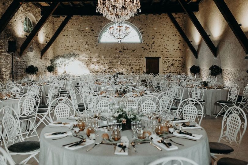 Un mariage champêtre au Domaine de la Javernière près Lyon - Photos : Matterhorn Photography - Blog mariage : La mariée aux pieds nus