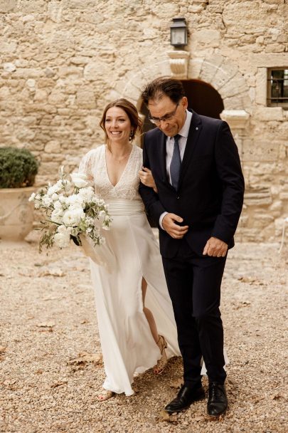 Un mariage champêtre au Domaine Le Petit Roulet en Provence - Photos : Dall'k - Blog mariage : La mariée aux pieds nus