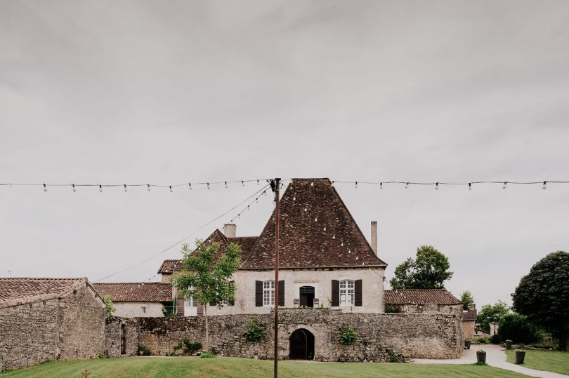 Un mariage champêtre au Château Lagut en Dordogne - Photos : Céline Deligey - Blog mariage : La mariée aux pieds nus