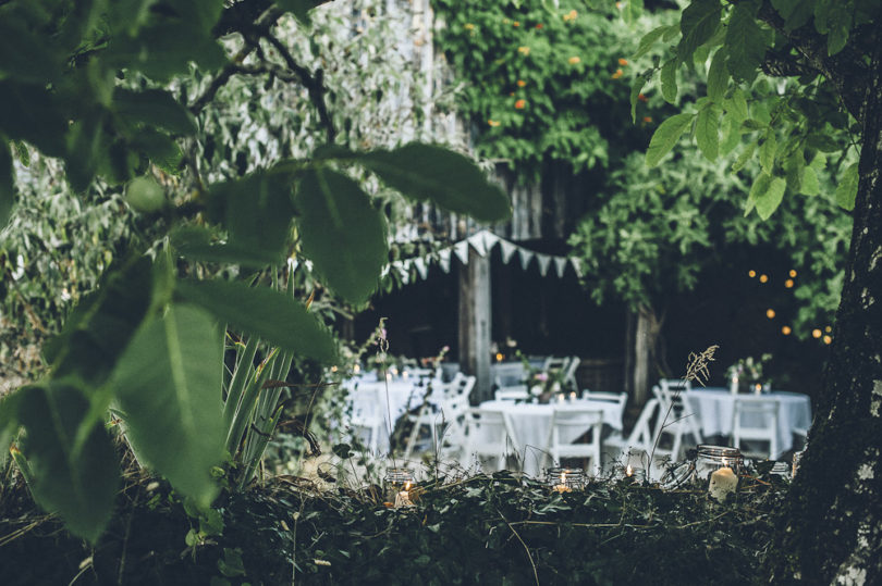 Un mariage champêtre en Dordogne - Photo : Sylvain Le Lepvrier - La mariée aux pieds nus