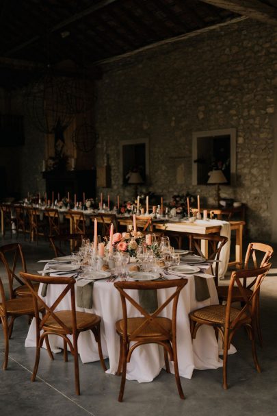 Un mariage champêtre et élégant au Mas d'Arvieux en Provence - Photos : Julien Navarre - Blog mariage : La mariée aux pieds nus