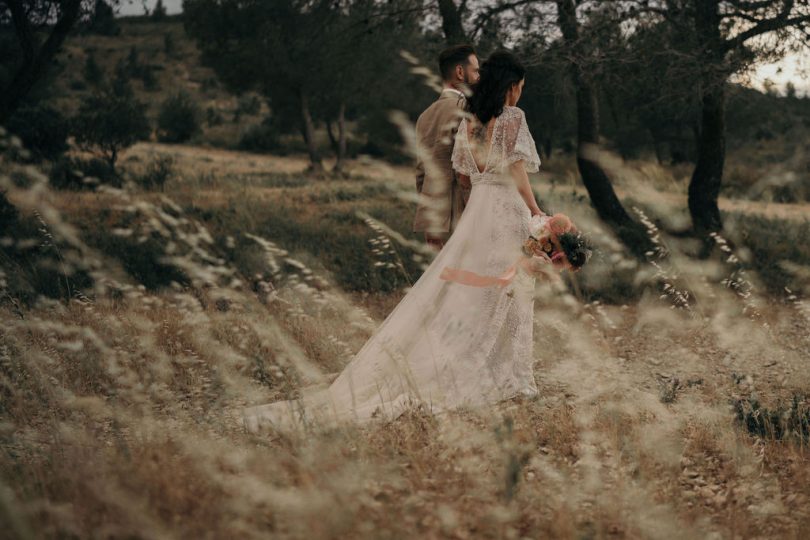 Un mariage champêtre et élégant au Mas d'Arvieux en Provence - Photos : Julien Navarre - Blog mariage : La mariée aux pieds nus