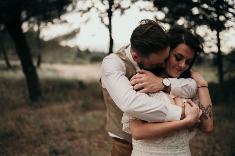 Un mariage champêtre et élégant au Mas d'Arvieux en Provence - Photos : Julien Navarre - Blog mariage : La mariée aux pieds nus