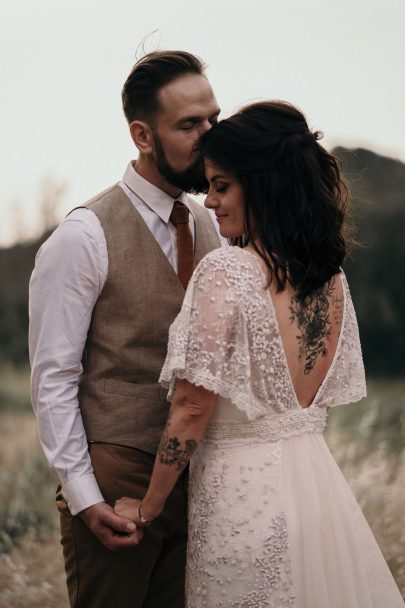 Un mariage champêtre et élégant au Mas d'Arvieux en Provence - Photos : Julien Navarre - Blog mariage : La mariée aux pieds nus