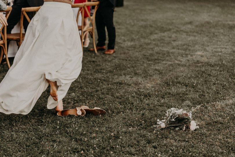 Un mariage champêtre en petit comité en Normandie - Photos : Rita Boulanger - Organisation : La fabrique des instants - Blog mariage : La mariée aux pieds nus