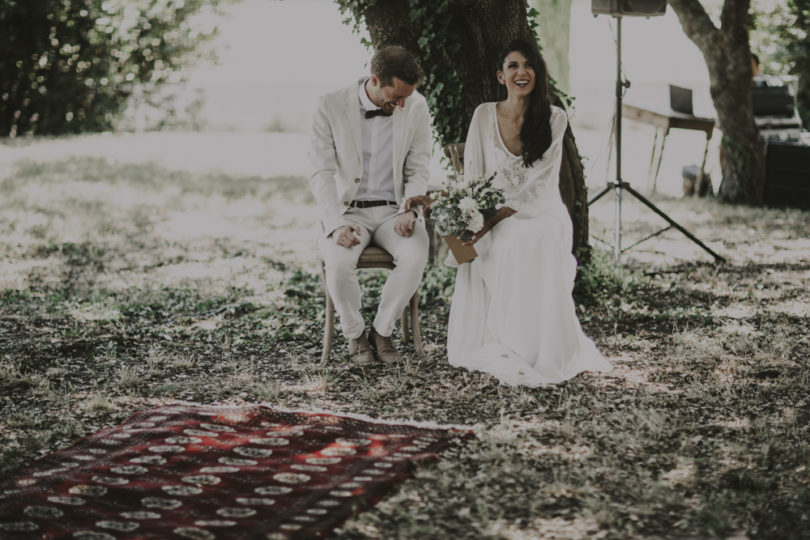 Un mariage champêtre en vert et blanc aux Domaines de Patras en Provence - A découvrir sur le blog mariage www.lamarieeauxpiedsnus.com - Photos : Lorenzo Accardi