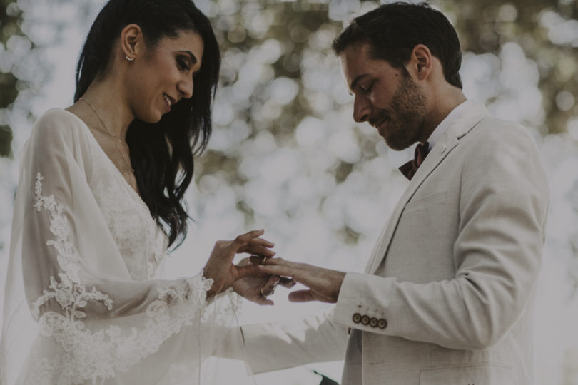 Un mariage champêtre en vert et blanc aux Domaines de Patras en Provence - A découvrir sur le blog mariage www.lamarieeauxpiedsnus.com - Photos : Lorenzo Accardi