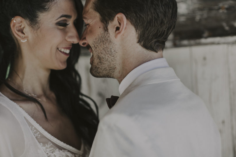 Un mariage champêtre en vert et blanc aux Domaines de Patras en Provence - A découvrir sur le blog mariage www.lamarieeauxpiedsnus.com - Photos : Lorenzo Accardi