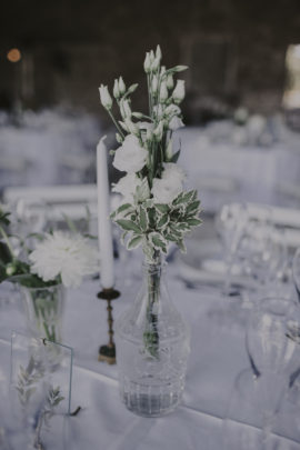 Un mariage champêtre en vert et blanc aux Domaines de Patras en Provence - A découvrir sur le blog mariage www.lamarieeauxpiedsnus.com - Photos : Lorenzo Accardi