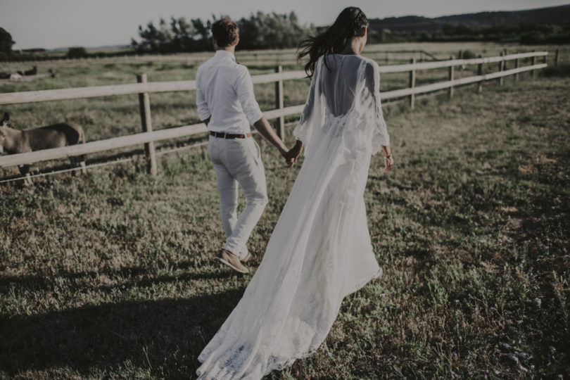 Un mariage champêtre en vert et blanc aux Domaines de Patras en Provence - A découvrir sur le blog mariage www.lamarieeauxpiedsnus.com - Photos : Lorenzo Accardi