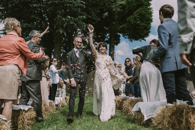 Un mariage simple, champêtre et fait maison en Auvergne à découvrir sur le blog mariage www.lamarieeauxpiedsnus.com - Photos : David Latour