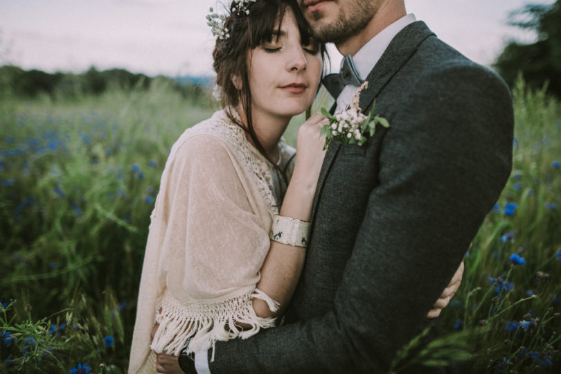 Un mariage simple, champêtre et fait maison en Auvergne à découvrir sur le blog mariage www.lamarieeauxpiedsnus.com - Photos : David Latour