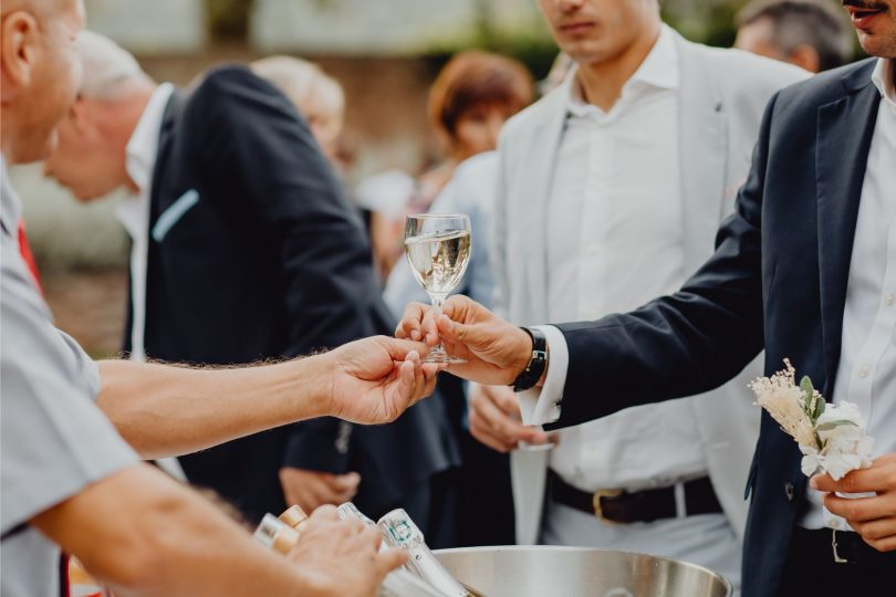 Un mariage au Château des Demoiselles dans le Var - Photos : Lora Barra - Blog mariage : La mariée aux pieds nus