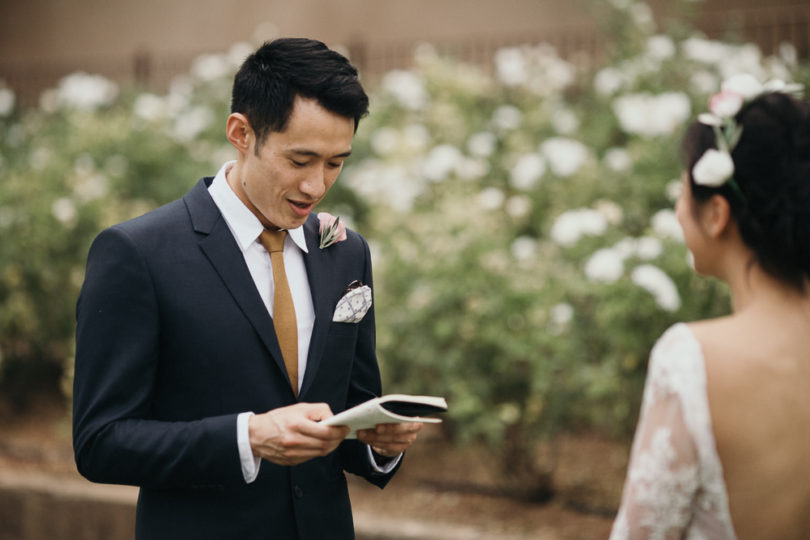 Un mariage en petit comité au Château des Demoiselles - A découvrir sur le blog mariage www.lamarieeauxpiedsnus.com - Photos : Sébastien Boudot