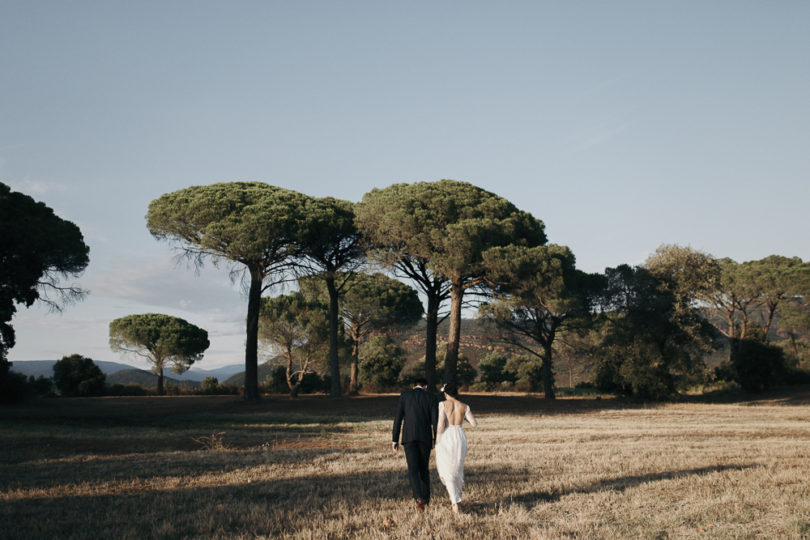 Un mariage en petit comité au Château des Demoiselles - A découvrir sur le blog mariage www.lamarieeauxpiedsnus.com - Photos : Sébastien Boudot