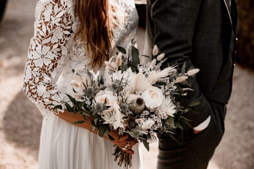 Un mariage au Chateau Bas d'Aumelas près de Montpellier dans l'Hérault - Photos : Rock n' Brides - Blog mariage : La mariée aux pieds nus