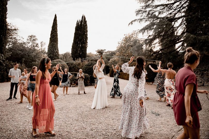 Un mariage au Chateau Bas d'Aumelas près de Montpellier dans l'Hérault - Photos : Rock n' Brides - Blog mariage : La mariée aux pieds nus