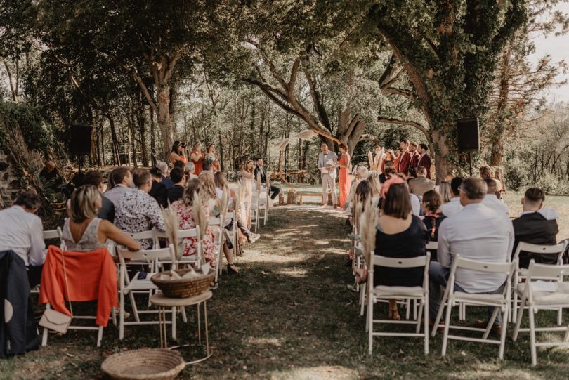 Un mariage champêtre au Château de Bois Rigaud en Auvergne - Photos : Clarisse et Johann - Blog mariage : La mariée aux pieds nus