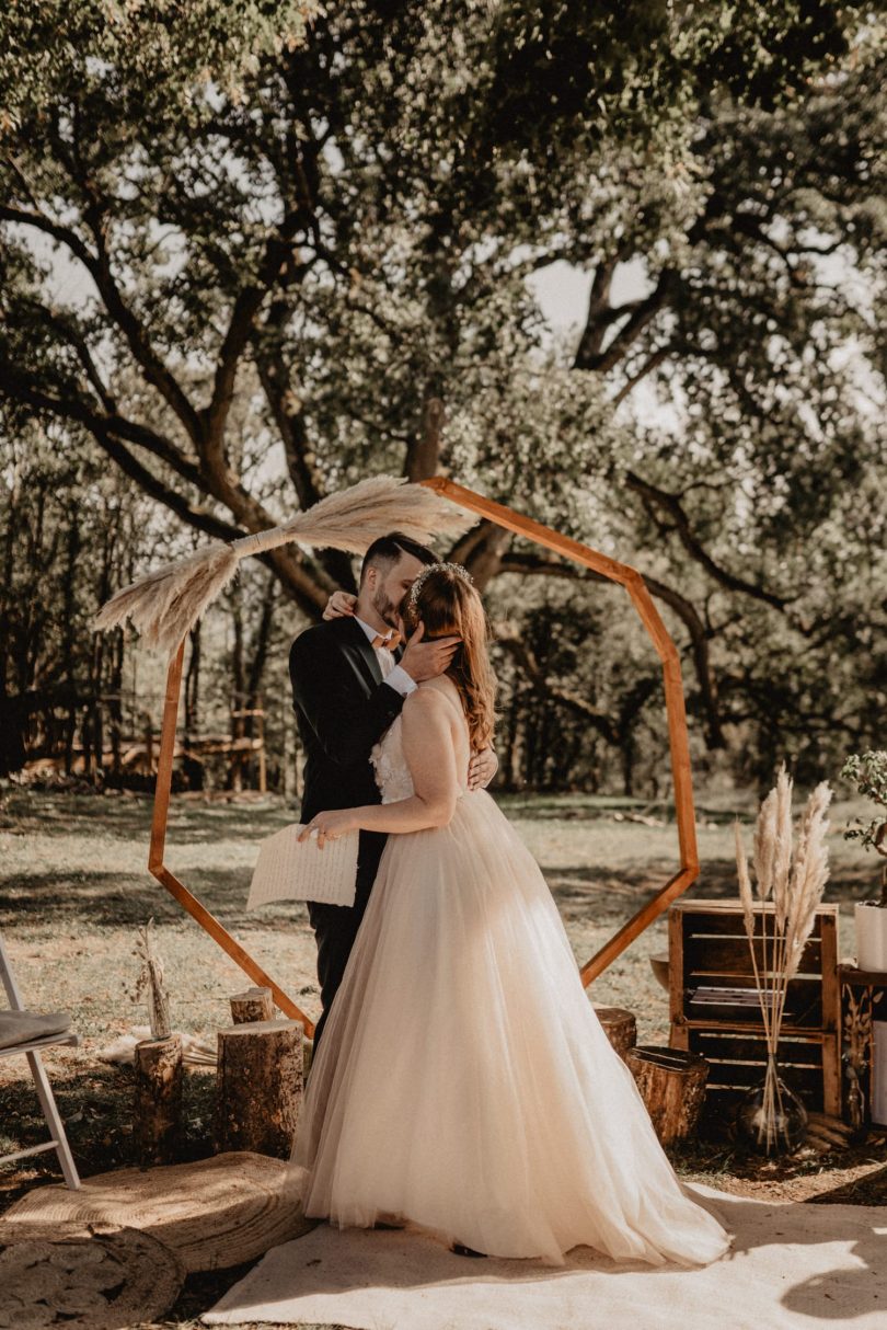 Un mariage champêtre au Château de Bois Rigaud en Auvergne - Photos : Clarisse et Johann - Blog mariage : La mariée aux pieds nus