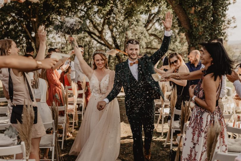 Un mariage champêtre au Château de Bois Rigaud en Auvergne - Photos : Clarisse et Johann - Blog mariage : La mariée aux pieds nus