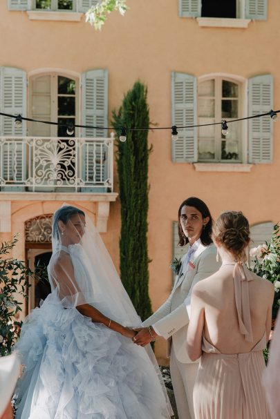 Un mariage au Château de Grand Boise en Provence - Photos : Alchemia - Blog mariage : La mariée aux pieds nus