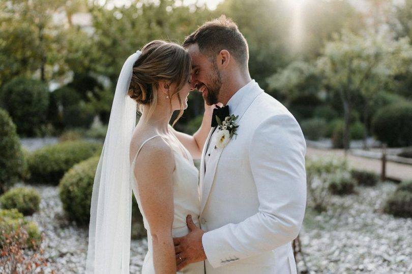 Un mariage Château la Tour Vaucros en Provence - Photos : Neupap Photography - Blog mariage : La mariée aux pieds nus