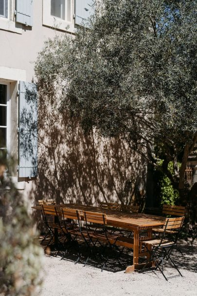 Un mariage Château la Tour Vaucros en Provence - Photos : Neupap Photography - Blog mariage : La mariée aux pieds nus