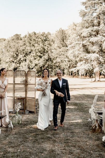 Un mariage au Château de Planchevienne en Bourgogne - Photos : Rock'n Brides - Blog mariage : La mariée aux pieds nus