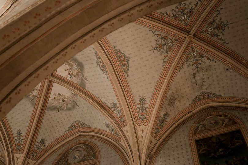 Un mariage au Château de Robernier dans le Var - Photos : Solveig et Ronan - Blog mariage : La mariée aux pieds nus