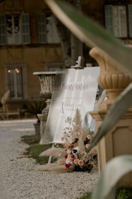 Un mariage au Château de Robernier dans le Var - Photos : Solveig et Ronan - Blog mariage : La mariée aux pieds nus