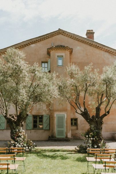 Un mariage au Château des Demoiselles en Provence - Photos : The Rendez-vous - Blog mariage : La mariée aux pieds nus