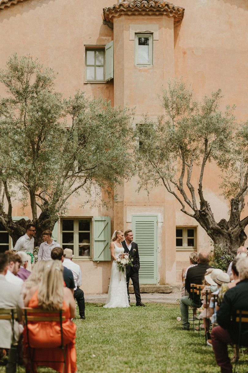 Un mariage au Château des Demoiselles en Provence - Photos : The Rendez-vous - Blog mariage : La mariée aux pieds nus