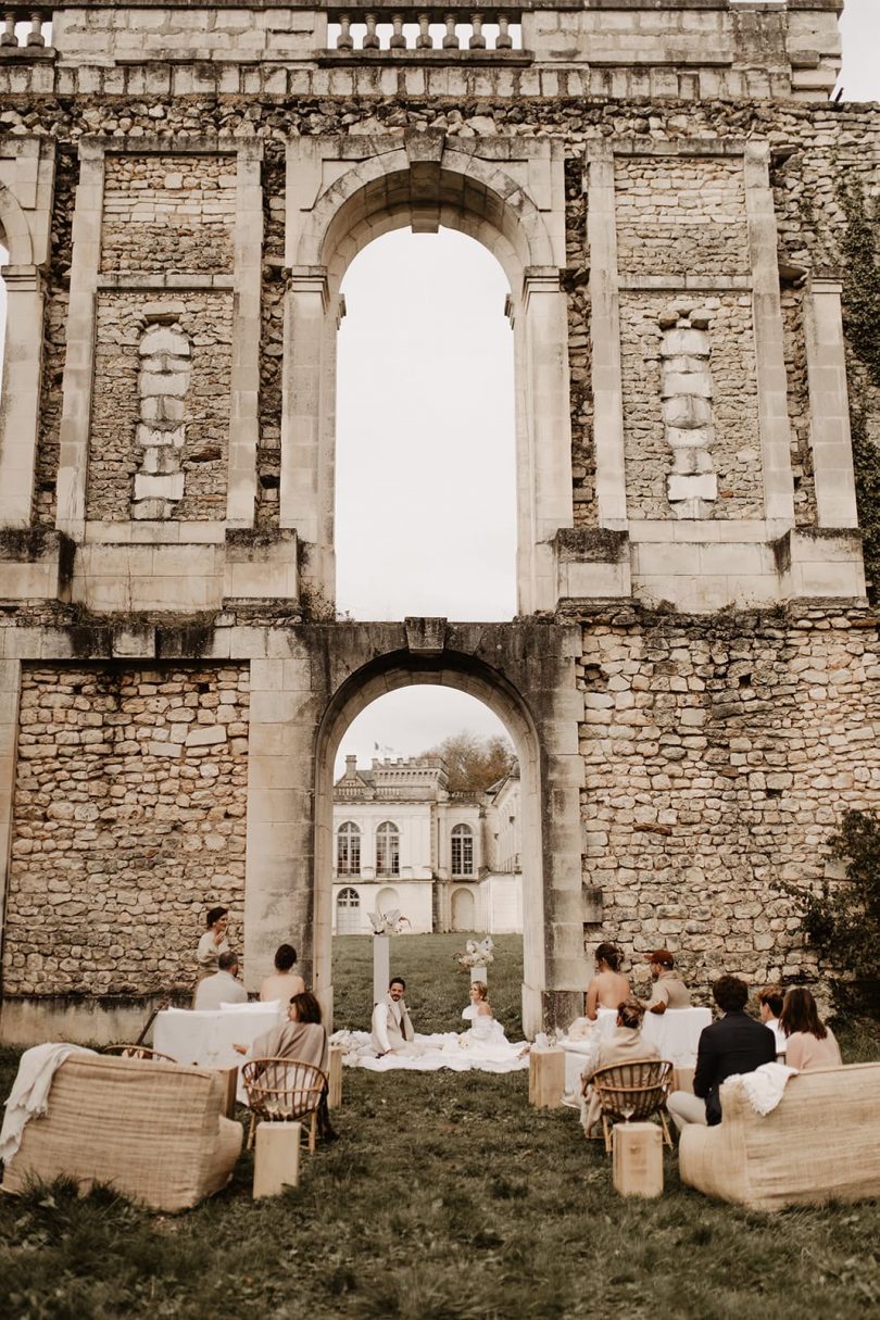Un mariage au Château de la Mercerie en Charente - Photos : Alchemia Weddings - Blog mariage : La mariée aux pieds nus