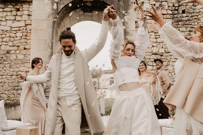 mariage au Château de la Mercerie en Charente - Photos : Alchemia Weddings - Blog mariage : La mariée aux pieds nus