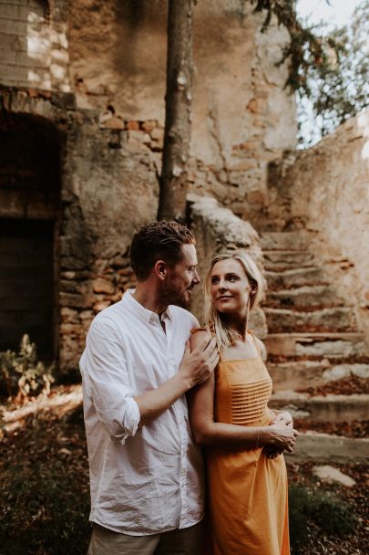 Un mariage au Château de la Mogère à Montpellier dans l'Hérault - Photos : Pinewood Weddings - Blog mariage : La mariée aux pieds nus