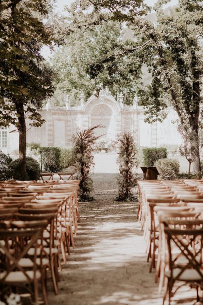 Un mariage au Château de la Mogère à Montpellier dans l'Hérault - Photos : Pinewood Weddings - Blog mariage : La mariée aux pieds nus