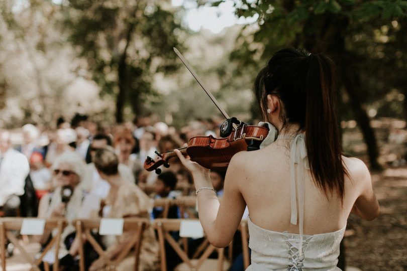 Un mariage au Château de la Mogère à Montpellier dans l'Hérault - Photos : Pinewood Weddings - Blog mariage : La mariée aux pieds nus