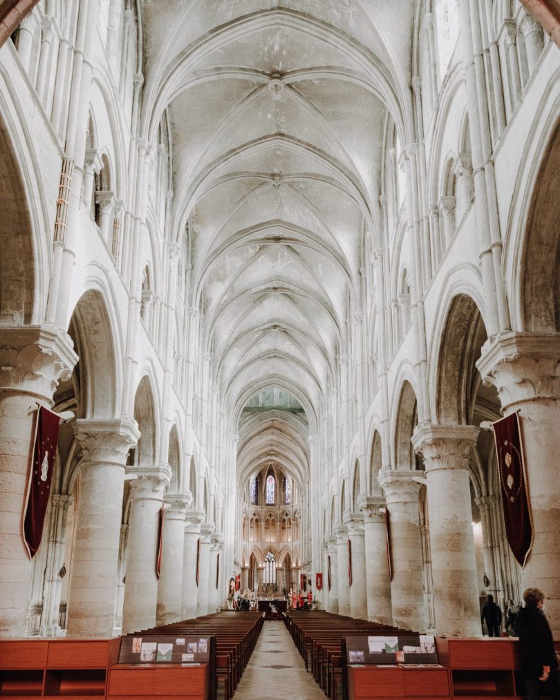 Un mariage chic au Manoir de L’Evêché en Normandie - Photos : Marie Thibault - Blog mariage : La mariée aux pieds nus