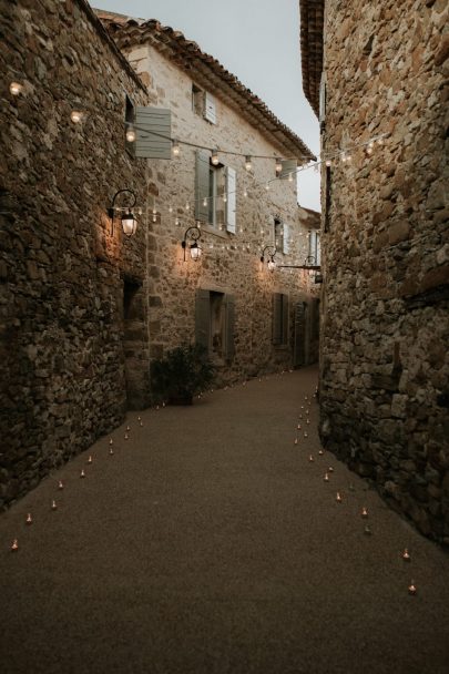 Un mariage au Clos du Tuilier en Provence - Photos : SoulPics - Blog mariage : La mariée aux pieds nus