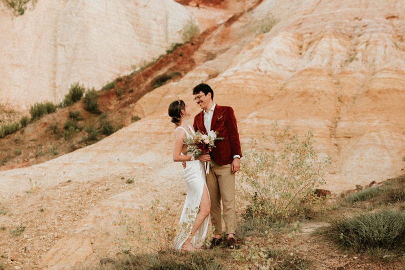 Un mariage au coeur du Colorado Provençal - Photos : Anne Sophie Benoit - Blog mariage : La mariée aux pieds nus