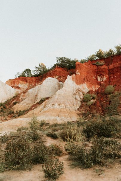 Un mariage au coeur du Colorado Provençal - Photos : Anne Sophie Benoit - Blog mariage : La mariée aux pieds nus