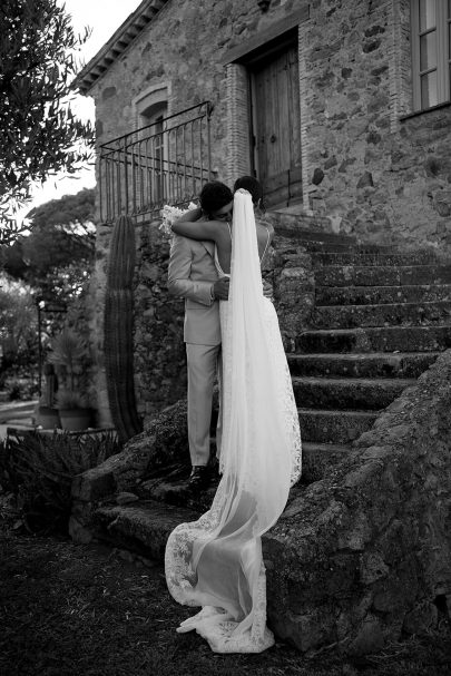 Un mariage coloré à La Bastide Verez en Provence - Photos : Laurine Bailly - Blog mariage : La mariée aux pieds nus