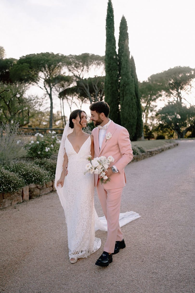 Un mariage coloré à La Bastide Verez en Provence - Photos : Laurine Bailly - Blog mariage : La mariée aux pieds nus